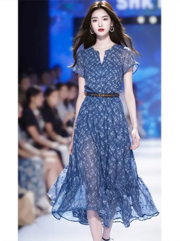 Tea break French style, super beautiful, dignified, gentle, chic, beautiful, slimming blue chiffon dress for women in summer