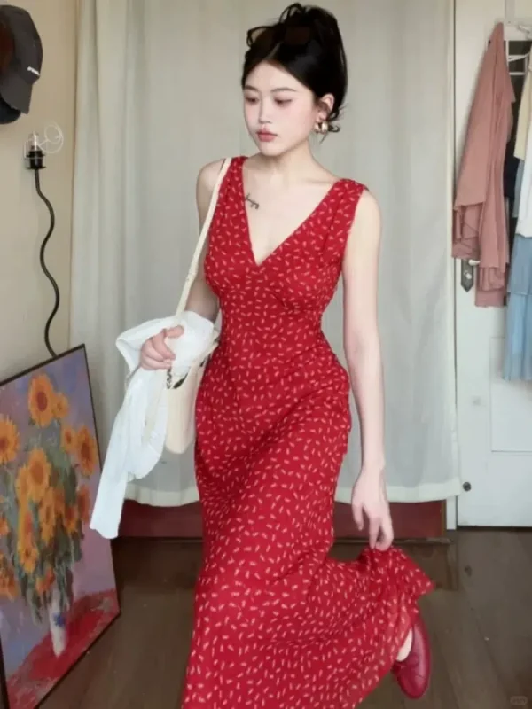 Red Retro V-neck Sleeveless Floral Dress Women's Summer 2024 New Style Variety of Waist-Reducing Temperament Long Skirt