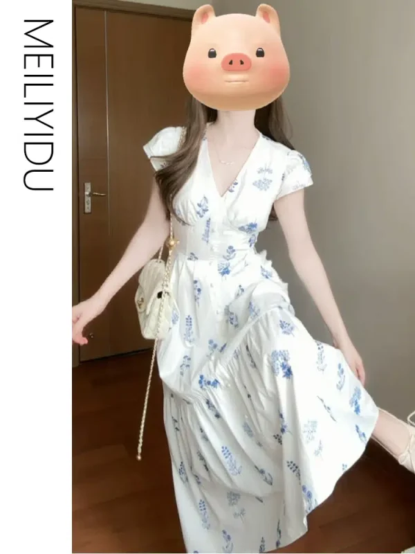 MLYD/Customized large size French niche V-neck floral dress, high-end, temperament, waist-cinching fairy white dress